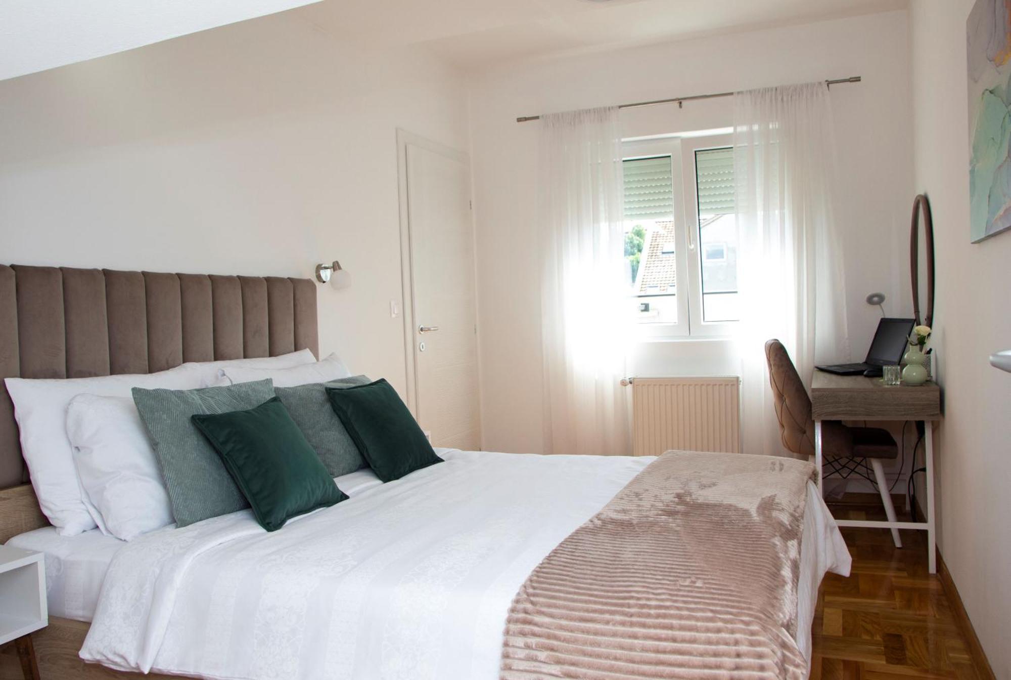 Apartman Mia Centar Kruševac Buitenkant foto