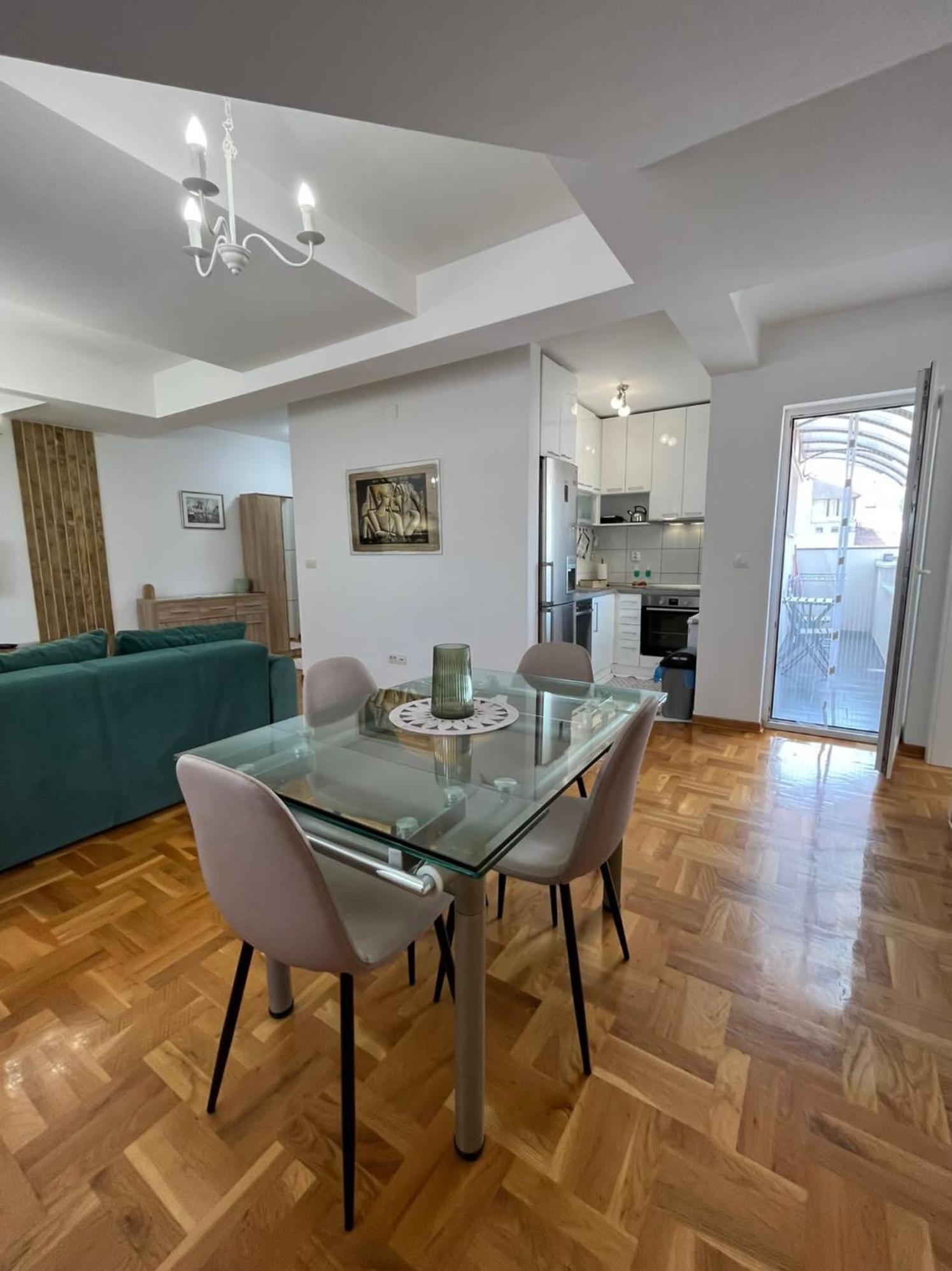 Apartman Mia Centar Kruševac Buitenkant foto