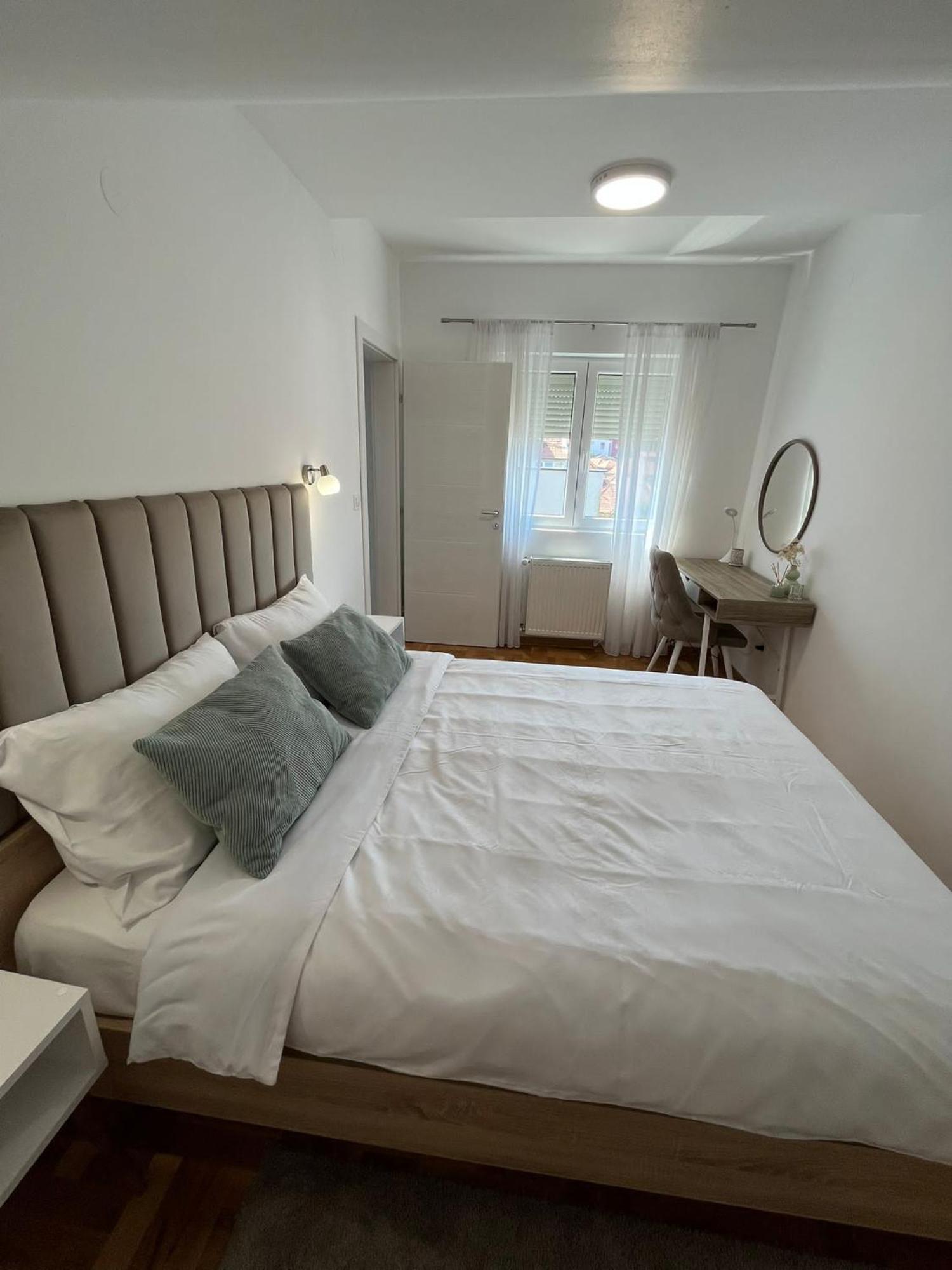 Apartman Mia Centar Kruševac Buitenkant foto